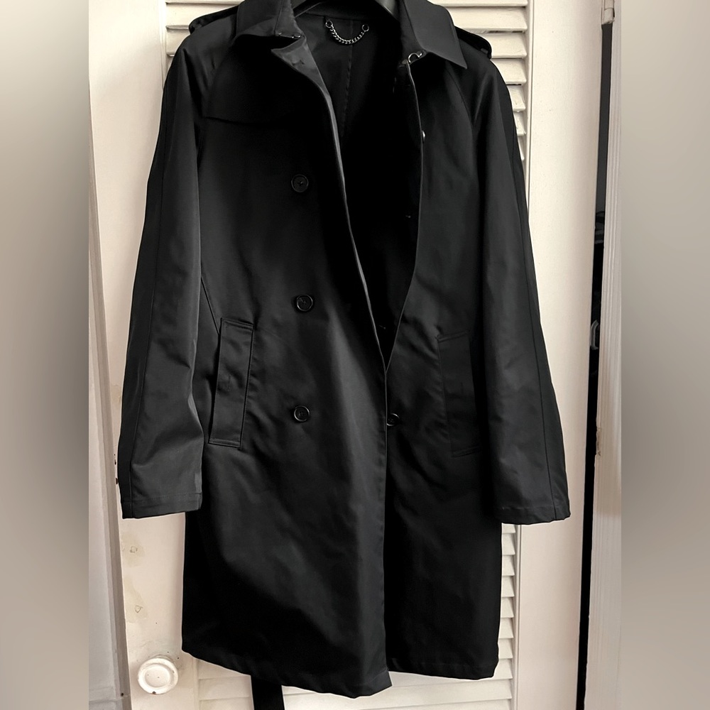 Classic Trench w/Belt - Very Sharp